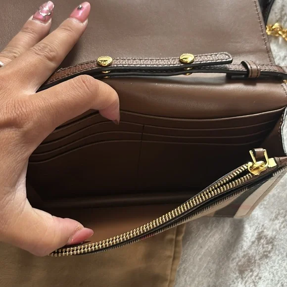 💛🤎 Burberry Crossbody bag 🤎💛 - Picture 6 of 8
